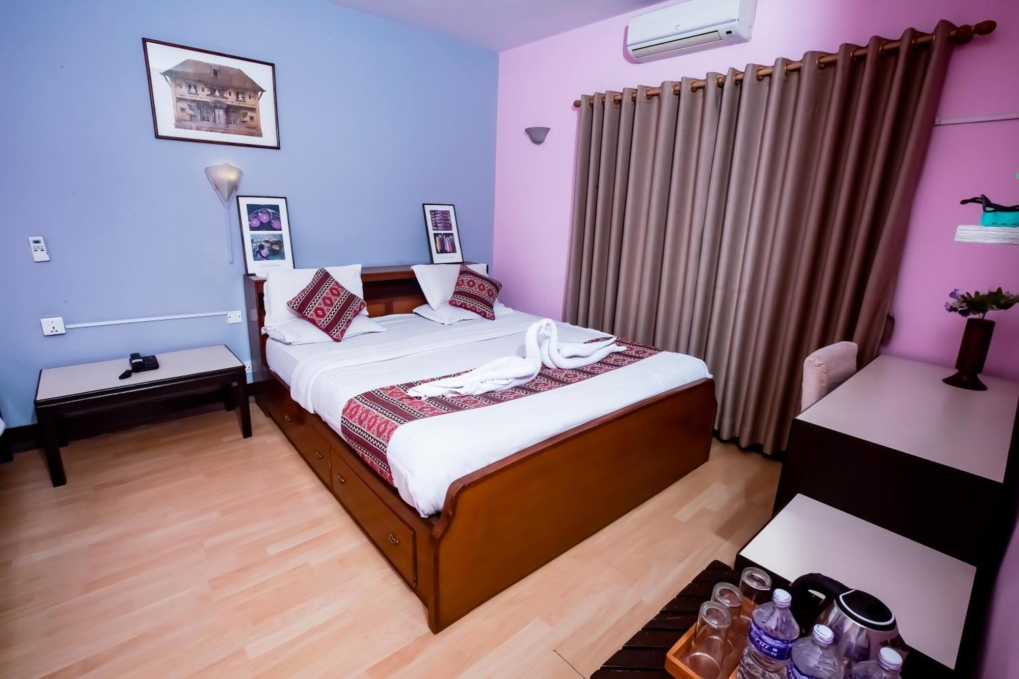 Sacred Boutique Hotel Катманду Экстерьер фото